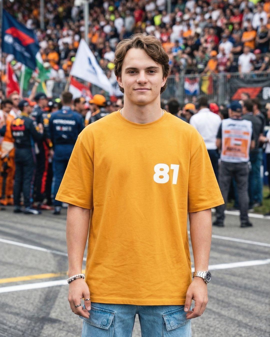F1 Oscar Piastri 04 Unisex Oversized T-Shirt - -