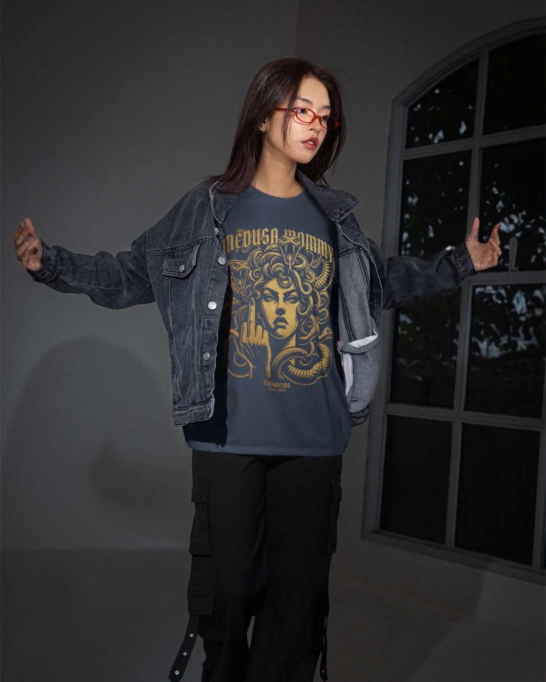 Medusa Mommy Women’s Oversized T-shirt - -