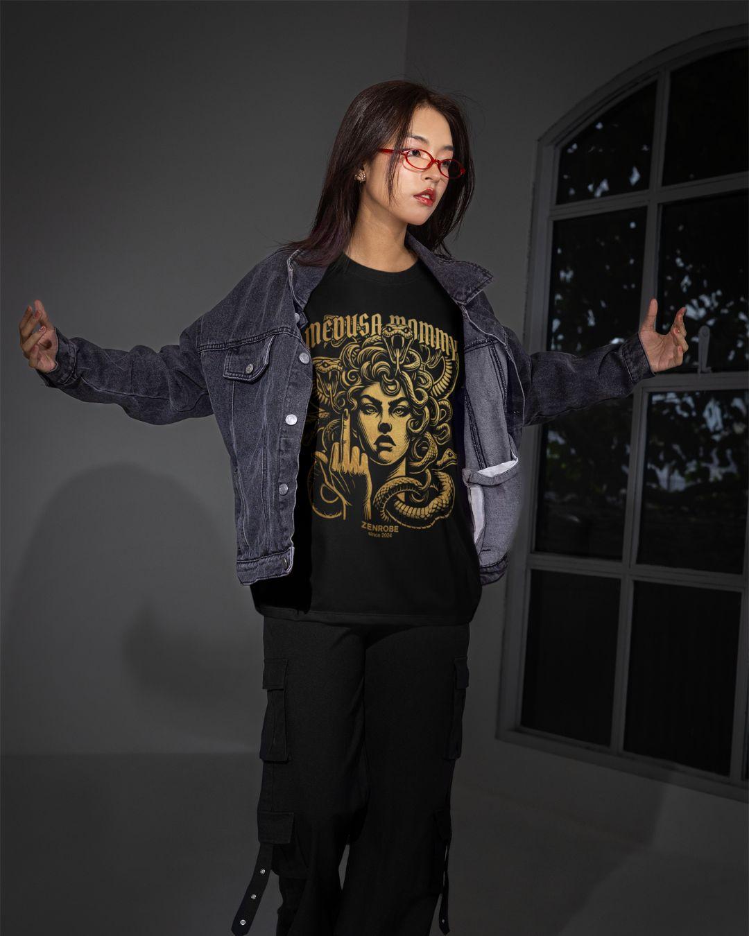 Medusa Mommy Women’s Oversized T-shirt - -